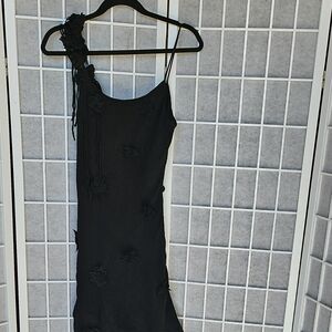 Elegant Black One-Shoulder Dress